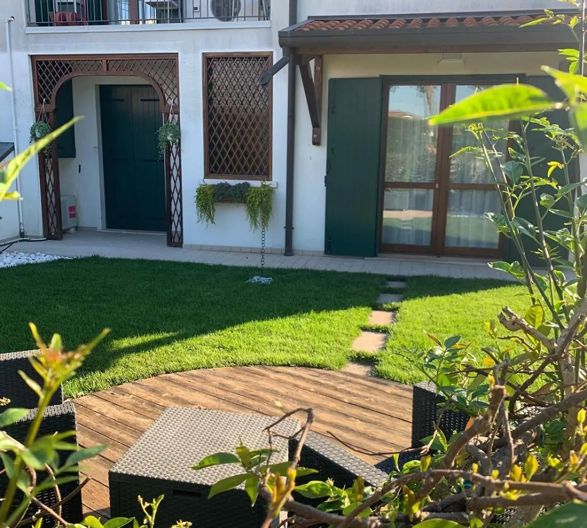 Damo Stefania Blu Hause Marina location